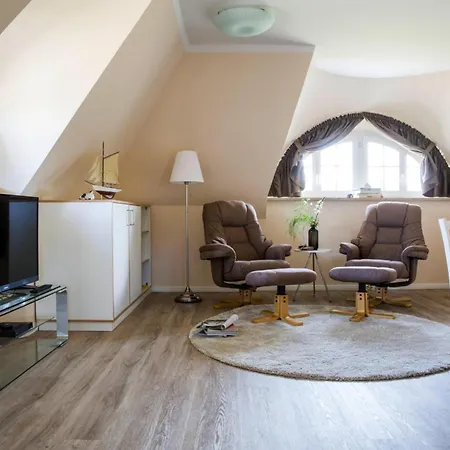House In Bodstedt Near Lagoon And Sauna, Cleaning Included Fuhlendorf (Mecklenburg-Vorpommern)